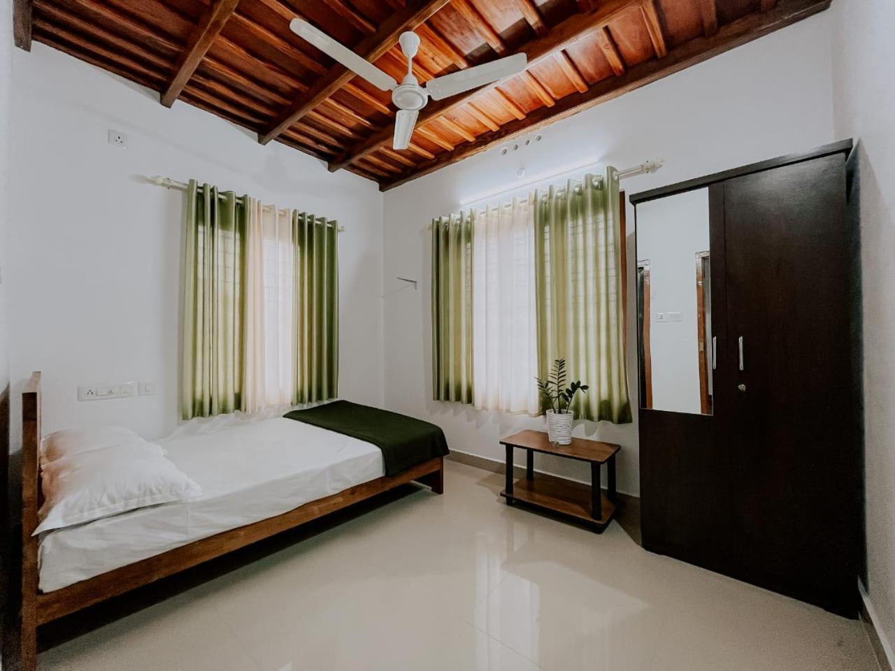 Villa Palkulam Heights à Kumudi Extérieur photo